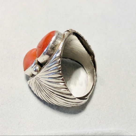 *SOLD* Vintage Navajo Sterling Coral Men’s Ring - Picture 5 of 7